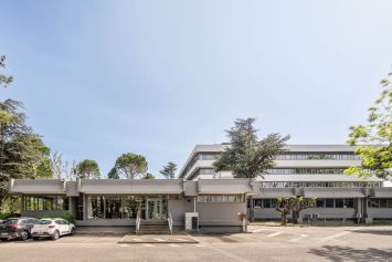 Rénovation du CPAM d'u Vaucluse à Avignon par Arc et Types Architectes