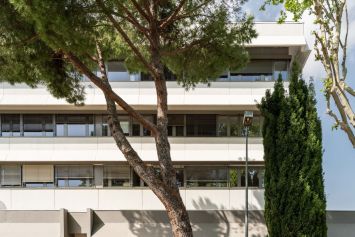 Rénovation du CPAM d'u Vaucluse à Avignon par Arc et Types Architectes