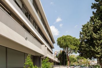 Rénovation du CPAM d'u Vaucluse à Avignon par Arc et Types Architectes