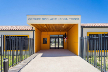 Ecole Leona Tribes, architecture.