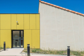 Ecole Leona Tribes, architecture.