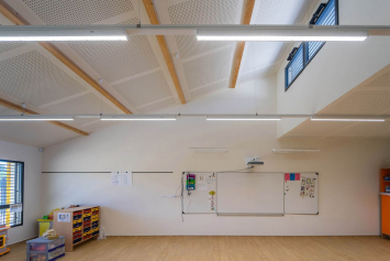 Ecole Leona Tribes, architecture.