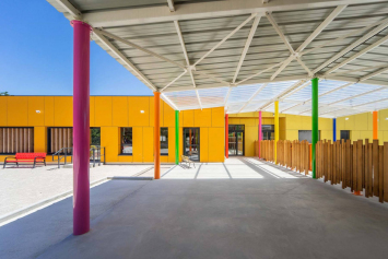 Ecole Leona Tribes, architecture.