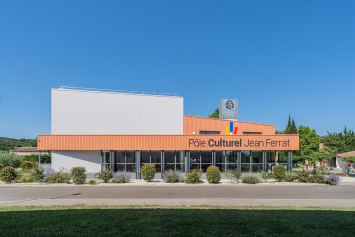 Pole culturel Jean Ferrat par Arc & Types architectes