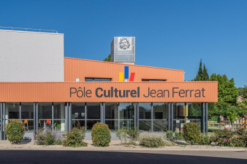 Pole culturel Jean Ferrat par Arc & Types architectes