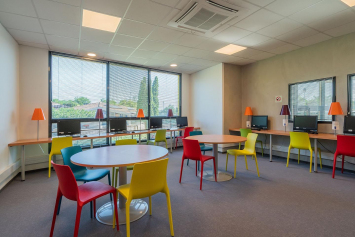 Pole culturel Jean Ferrat par Arc & Types architectes