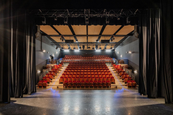 Pole culturel Jean Ferrat par Arc & Types architectes