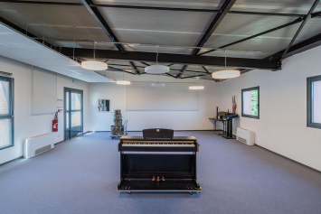 Pole culturel Jean Ferrat par Arc & Types architectes