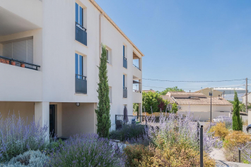 Residence les Romarins par Arc et Types Architectes