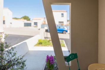 Villas d'Athena à Cabrières Par Arc et Types Architectes