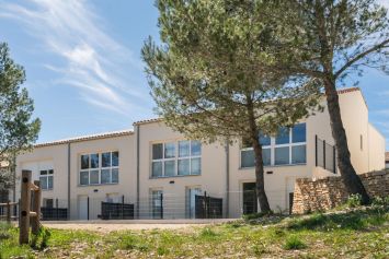 Villas d'Aphrodite à Cabrières Par Arc et Types Architectes