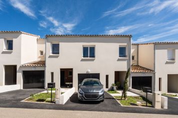 Villas d'Aphrodite à Cabrières Par Arc et Types Architectes