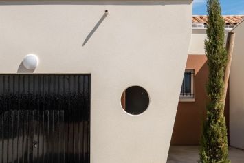 Villas d'Aphrodite à Cabrières Par Arc et Types Architectes