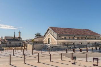 Médiathèque de St Privat des Vieux par Arc&Types